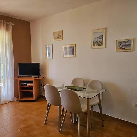 Corfu Glyfada Menigos 49 Pelekas