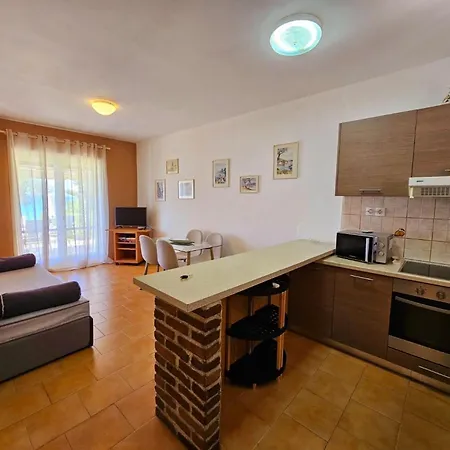 Corfu Glyfada Menigos 49 * 佩雷卡斯