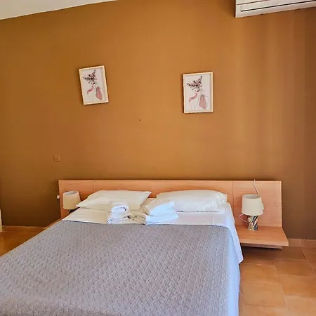Hébergement de vacances Corfu Glyfada Menigos 49 *