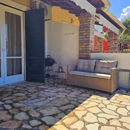 Glyfada Beachfront House Ab3g Hébergement de vacances *